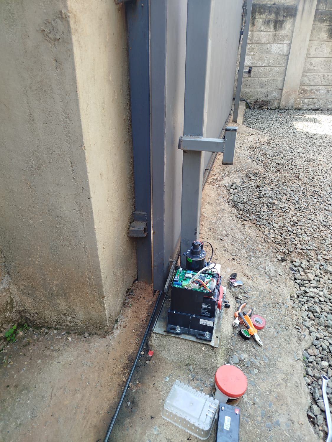 Electric/security gates